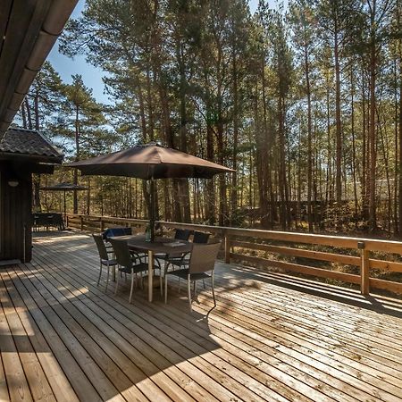 Lovely Home In Nexo With Kitchen Exterior foto