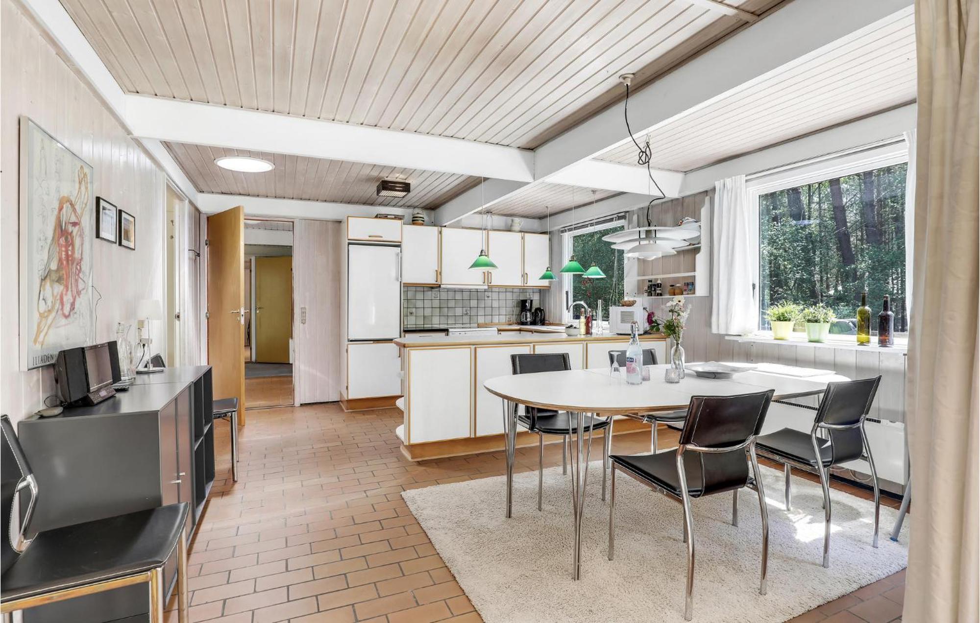 Lovely Home In Nexo With Kitchen Exterior foto